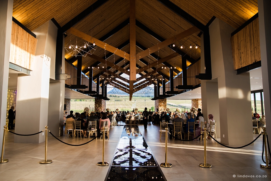 014-Anura-Wedding-Linda-Vos_WEB
